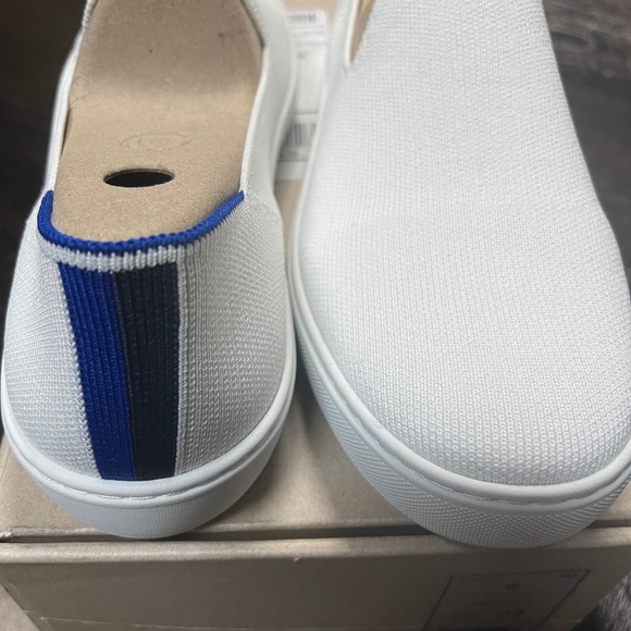 BNIB Rothy’s Bright White Sneakers, size 12 - Picture 1 of 4